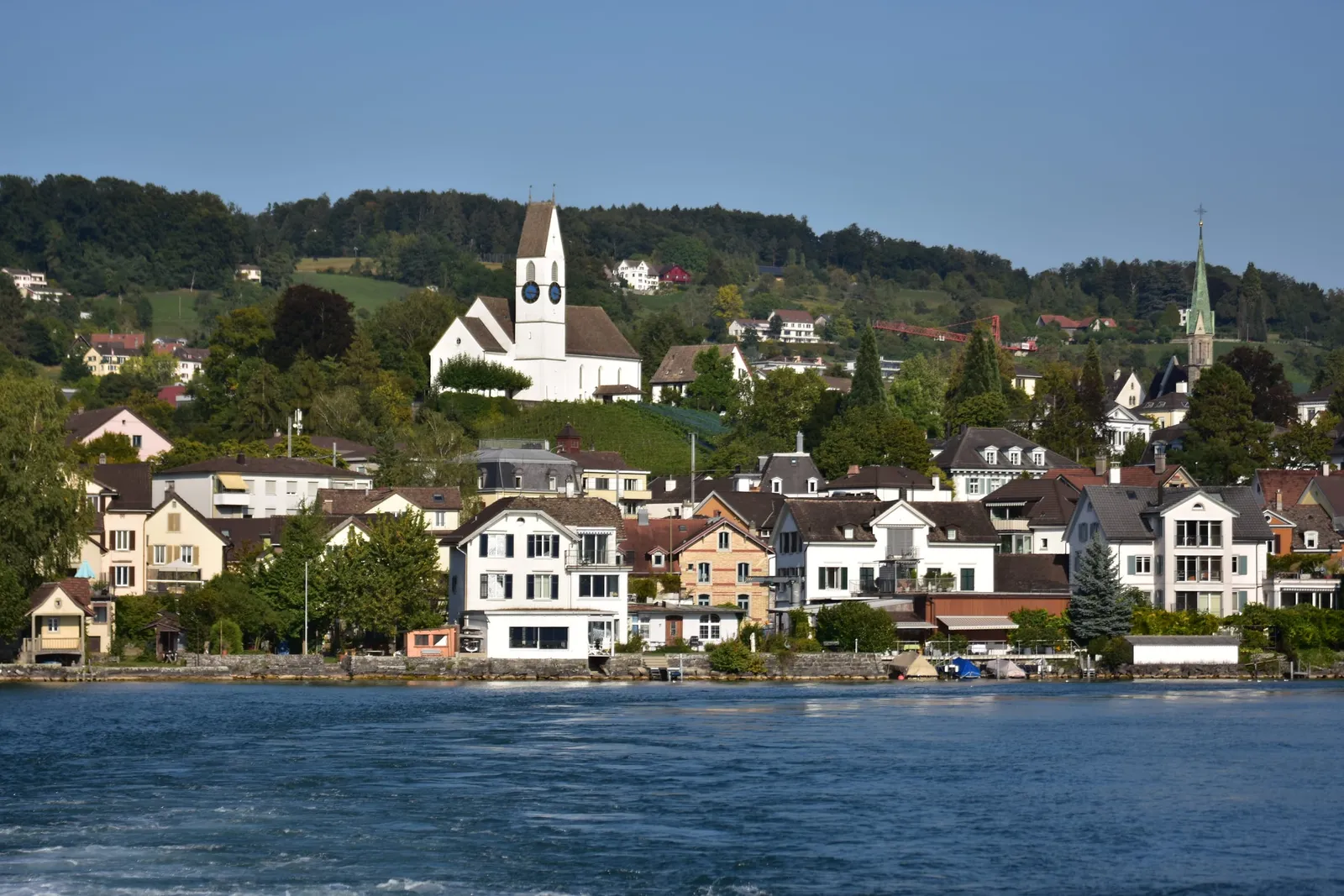 Zürichseeschiff ZSG Helvetia vor Männedorf am Zürichsee